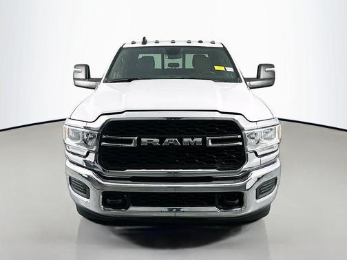 Bright White Clearcoat 2024 RAM 3500 Tradesman Crew Cab 4x4 8' Box