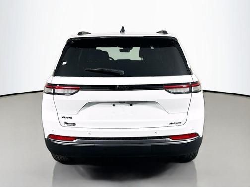 2026 Jeep Grand Cherokee Altitude