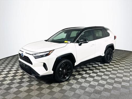 2022 Toyota RAV4 Hybrid SE