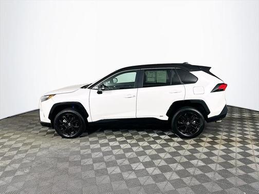 2022 Toyota RAV4 Hybrid SE