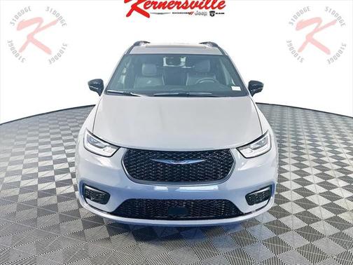 2025 Chrysler Pacifica Hybrid Premium S Appearance Pkg