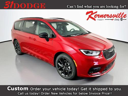 Red Hot Pearlcoat 2026 Chrysler Pacifica Limited