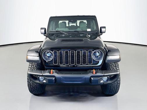 Black Clearcoat 2025 Jeep Gladiator Mojave X