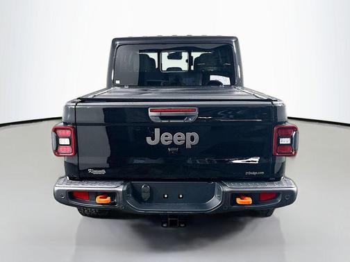 Black Clearcoat 2025 Jeep Gladiator Mojave X