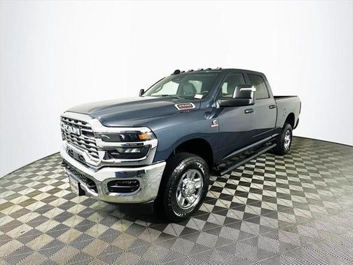 2025 RAM 2500 Tradesman Crew Cab 4x4 6'4' Box