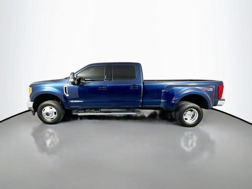 BLUE JEANS METALLIC 2019 Ford F-350 Lariat