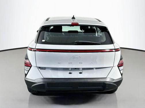 Cyber Gray Metallic 2025 Hyundai KONA SE
