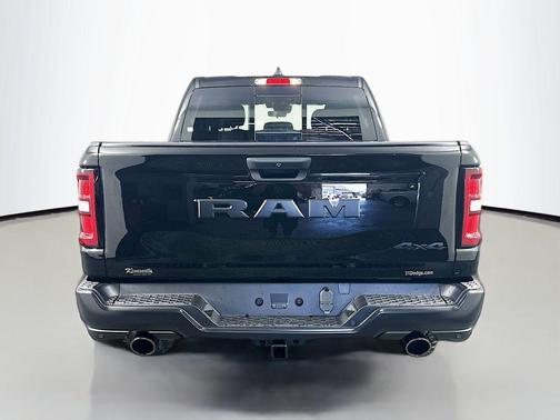 2026 RAM 1500 Warlock Crew Cab 4x4 5'7' Box