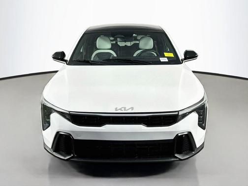 Snow White Pearl 2025 Kia K4 GT-Line