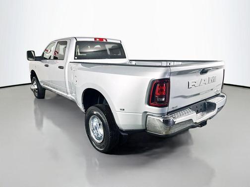 2026 RAM 3500 Tradesman Crew Cab 4x4 8' Box