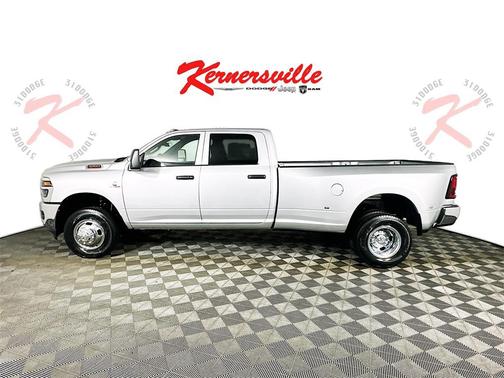 2026 RAM 3500 Tradesman Crew Cab 4x4 8' Box