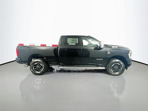 Diamond Black Crystal Pearlcoat 2025 RAM 2500 Laramie Crew Cab 4x4 6'4' Box