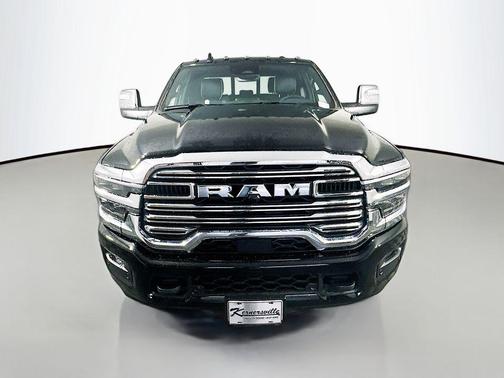 Diamond Black Crystal Pearlcoat 2025 RAM 2500 Laramie Crew Cab 4x4 6'4' Box