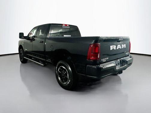 Diamond Black Crystal Pearlcoat 2025 RAM 2500 Laramie Crew Cab 4x4 6'4' Box