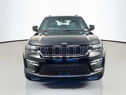 Diamond Black Crystal Pearlcoat 2025 Jeep Grand Cherokee Limited