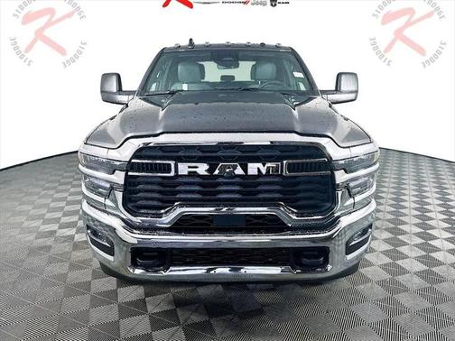 2025 RAM 2500 Tradesman Crew Cab 4x4 8' Box