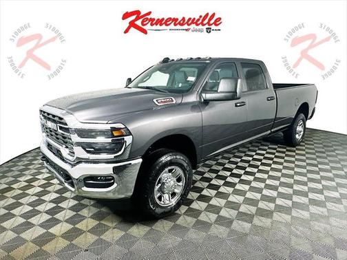 2025 RAM 2500 Tradesman Crew Cab 4x4 8' Box