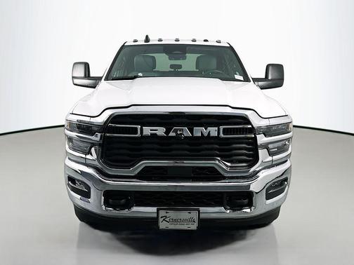 Bright White Clearcoat 2026 RAM 3500 Tradesman Crew Cab 4x4 8' Box