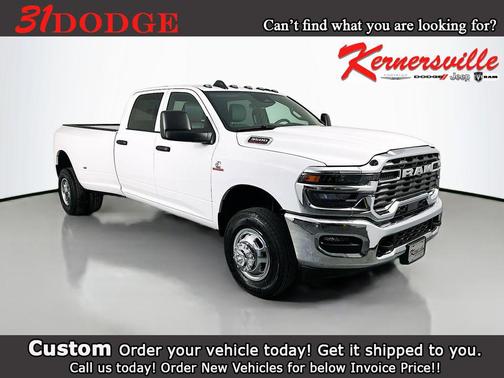 Bright White Clearcoat 2026 RAM 3500 Tradesman Crew Cab 4x4 8' Box