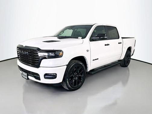 Ivory White Tri-Coat Pearlcoat 2026 RAM 1500 Laramie