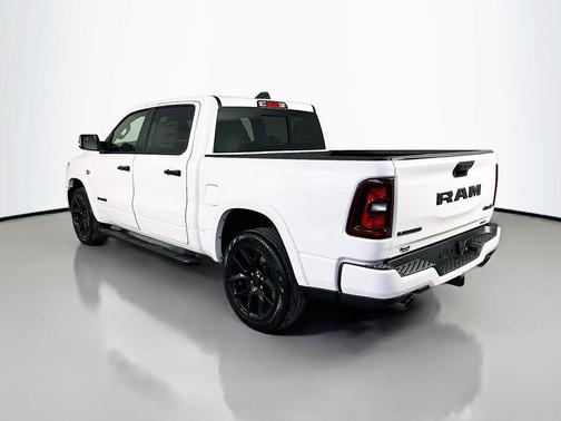 Ivory White Tri-Coat Pearlcoat 2026 RAM 1500 Laramie