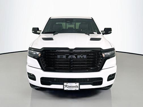 Ivory White Tri-Coat Pearlcoat 2026 RAM 1500 Laramie