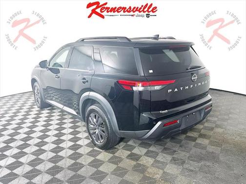 2022 Nissan Pathfinder SV 2WD