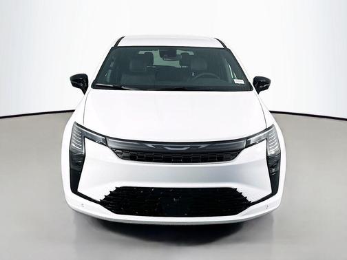 Bright White Clearcoat 2027 Chrysler Pacifica L