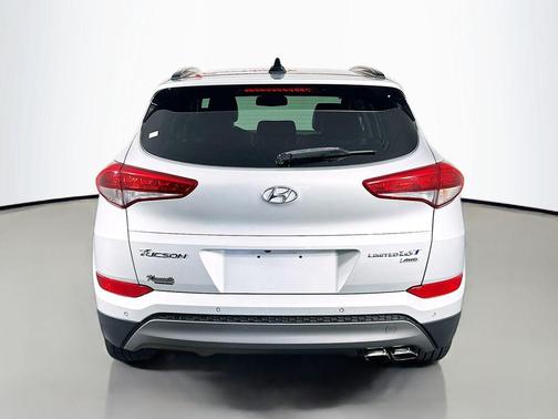 Molten Silver 2016 Hyundai TUCSON Limited