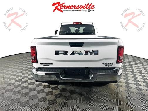 2025 RAM 3500 Big Horn Crew Cab 4x4 8' Box