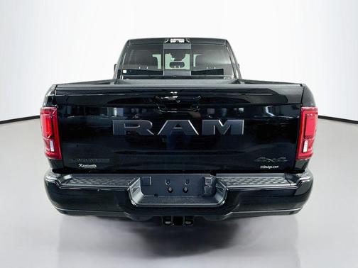 Diamond Black Crystal Pearlcoat 2027 RAM 2500 Laramie