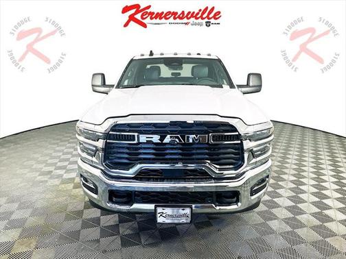 2025 RAM 2500 Tradesman Crew Cab 4x2 8' Box