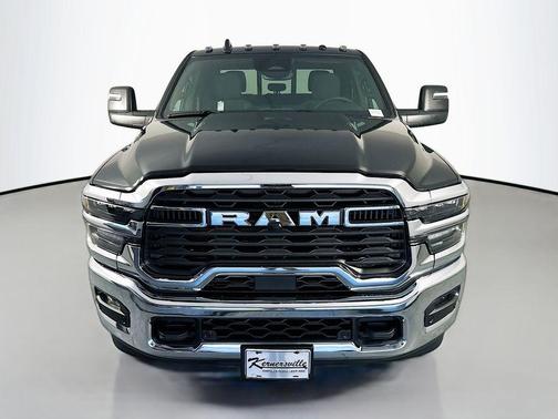 Diamond Black Crystal Pearlcoat 2026 RAM 3500 Tradesman Crew Cab 4x4 8' Box