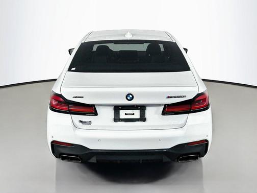Alpine White 2021 BMW M550 i Xdrive