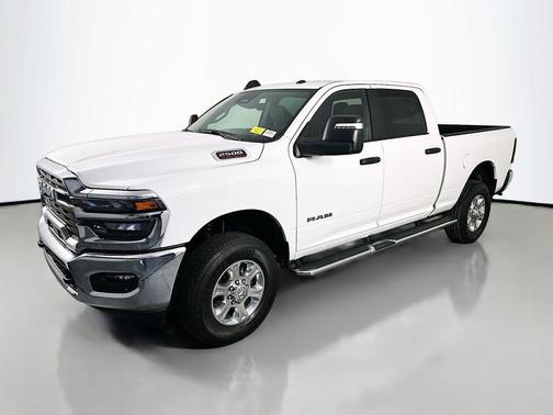 Bright White Clearcoat 2026 RAM 2500 Big Horn Crew Cab 4x4 6'4' Box