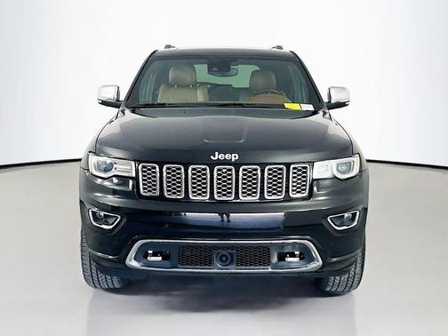 Diamond Black Crystal Pearlcoat 2021 Jeep Grand Cherokee Overland