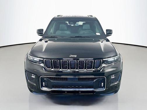 Diamond Black Crystal Pearlcoat 2025 Jeep Grand Cherokee L Overland