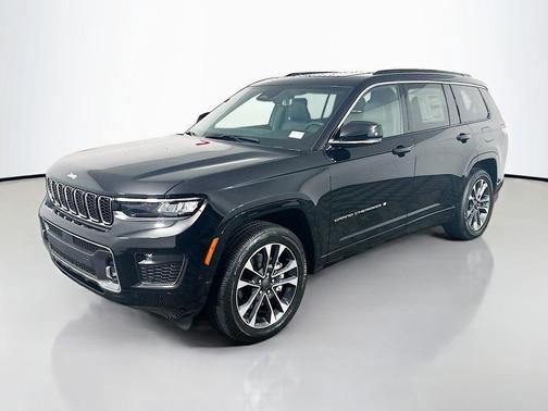 Diamond Black Crystal Pearlcoat 2025 Jeep Grand Cherokee L Overland