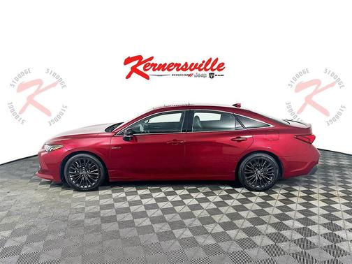 2021 Toyota Avalon Hybrid XSE