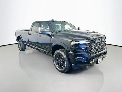 Diamond Black Crystal Pearlcoat 2026 RAM 3500 Limited
