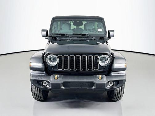 Black Clearcoat 2026 Jeep Wrangler 85th Anniversary
