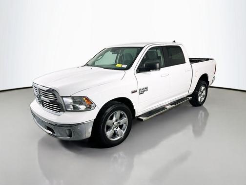 Bright White Clearcoat 2019 RAM 1500 Big Horn