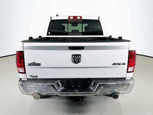 Bright White Clearcoat 2019 RAM 1500 Big Horn