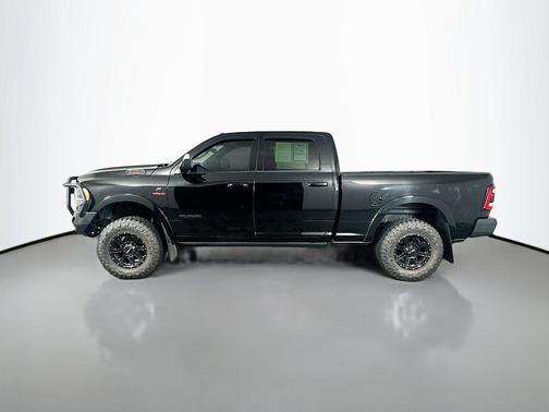 Diamond Black Crystal Pearlcoat 2019 RAM 3500 Laramie Crew Cab 4x4 6'4' Box