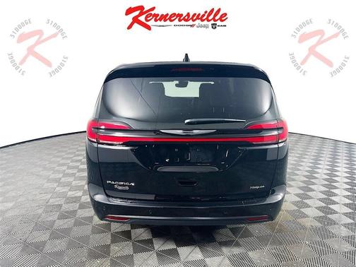 2025 Chrysler Pacifica L