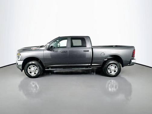 2026 RAM 2500 Tradesman Crew Cab 4x4 6'4' Box