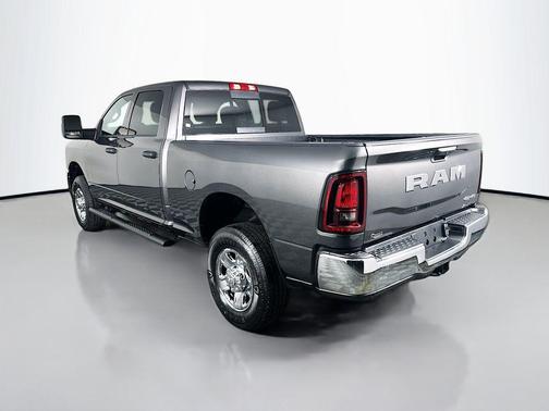 2026 RAM 2500 Tradesman Crew Cab 4x4 6'4' Box