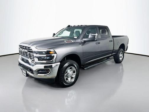 2026 RAM 2500 Tradesman Crew Cab 4x4 6'4' Box