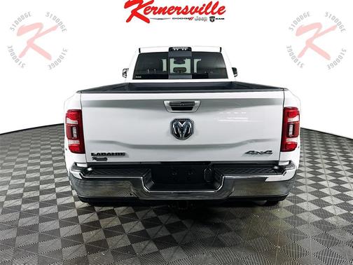 2020 RAM 3500 Laramie Crew Cab 4x4 8' Box