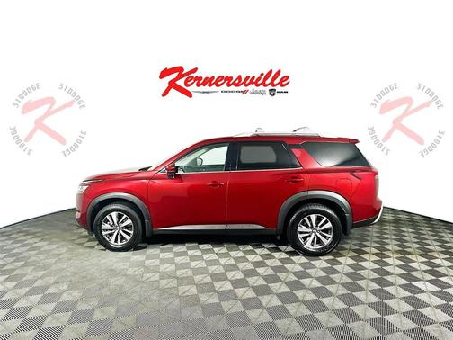 2022 Nissan Pathfinder SL 4WD